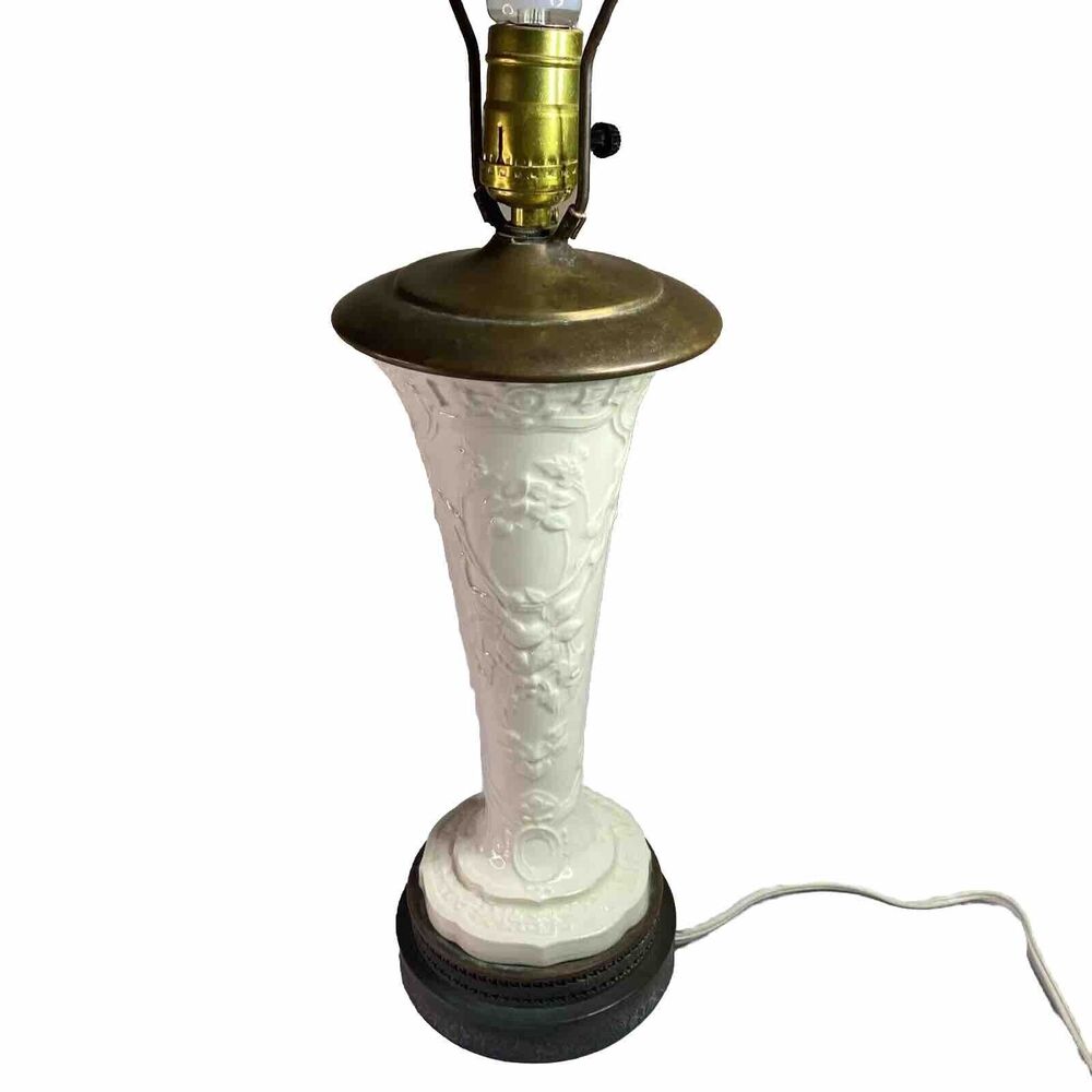 VTG Embossed Ceramic Brass Table Lamp Fleur De Lis Floral Hollywood Regency Boho